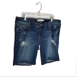 Torrid Jean Shorts Women's 18 Blue Denim Distressed Stretch Bermuda 39x9.5